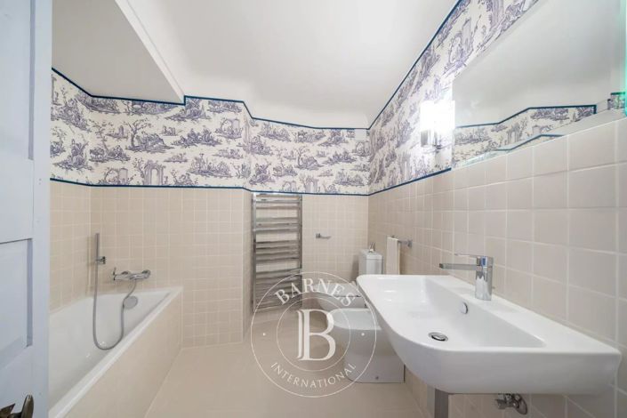 Image No.15-6 Bed House for sale