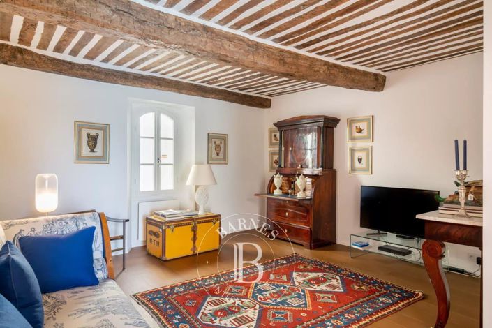 Image No.16-6 Bed House for sale