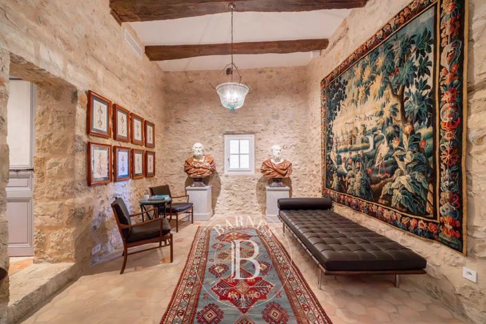 Image No.17-6 Bed House for sale