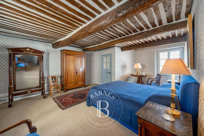 Image No.19-6 Bed House for sale