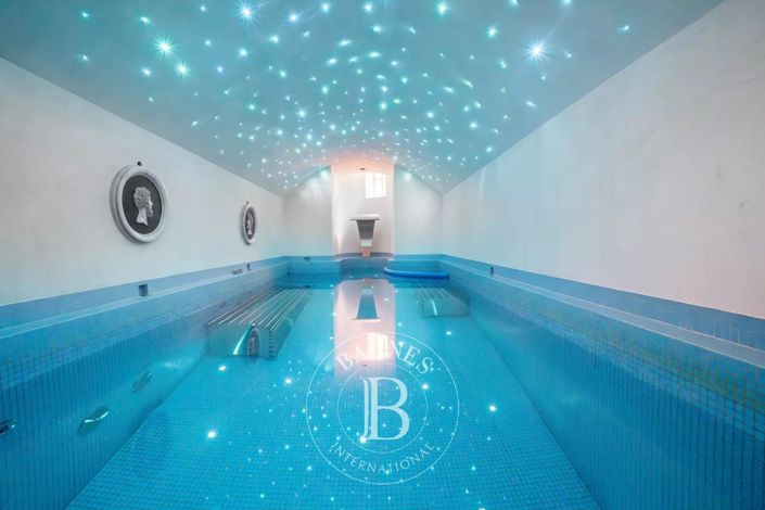 Image No.2-6 Bed House for sale