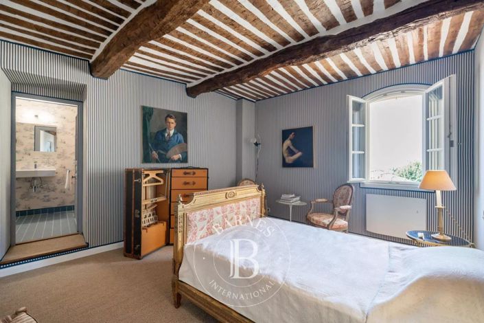 Image No.23-6 Bed House for sale