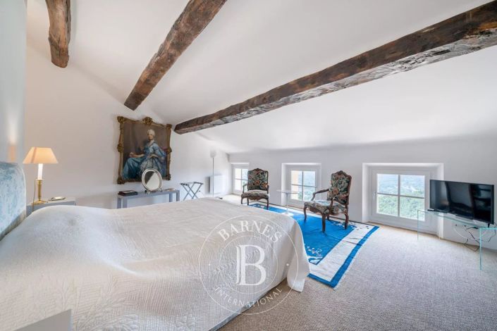 Image No.27-6 Bed House for sale