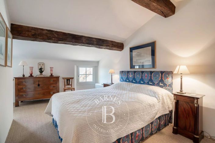 Image No.30-6 Bed House for sale