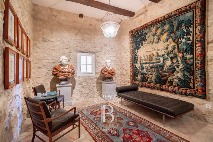 Image No.6-6 Bed House for sale