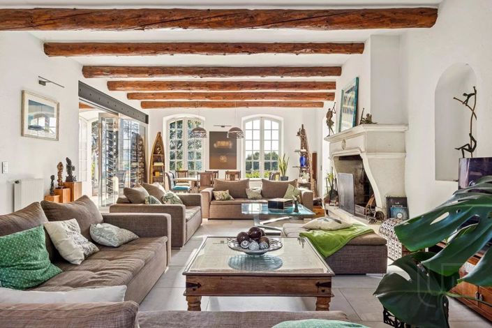 Image No.12-7 Bed House for sale