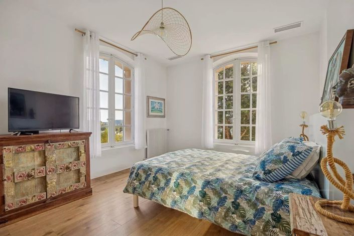 Image No.14-7 Bed House for sale