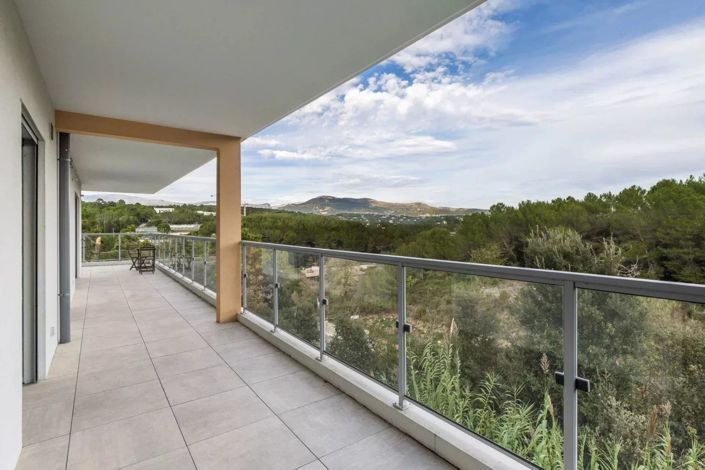 Image No.10-3 Bed Apartment for sale