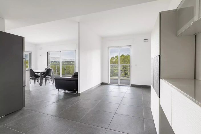 Image No.6-3 Bed Apartment for sale