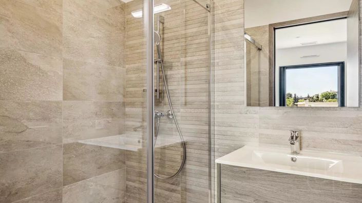 Image No.6-4 Bed House for sale