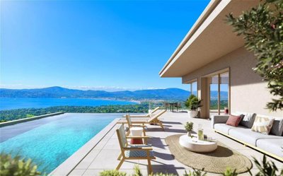 5 Bed House for sale