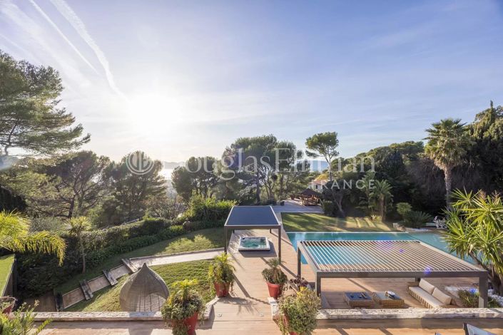 Image No.11-6 Bed House for sale