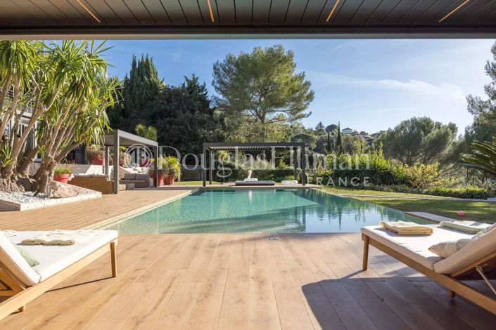 Image No.3-6 Bed House for sale