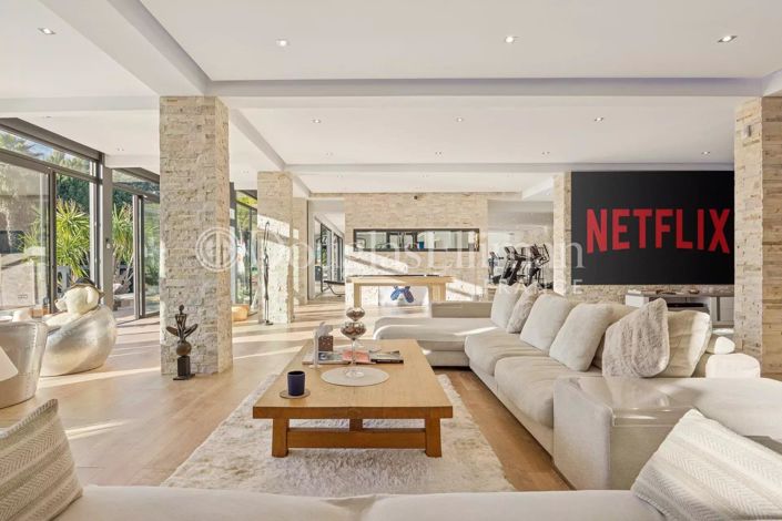 Image No.7-6 Bed House for sale