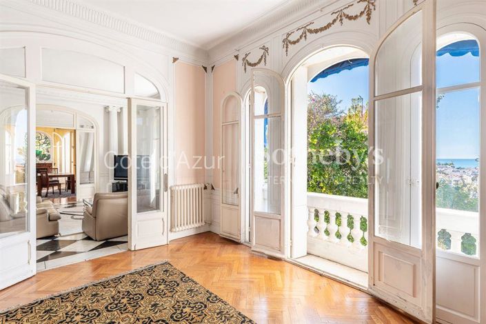 Image No.11-5 Bed Property for sale