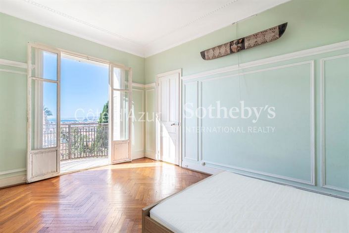 Image No.16-5 Bed Property for sale