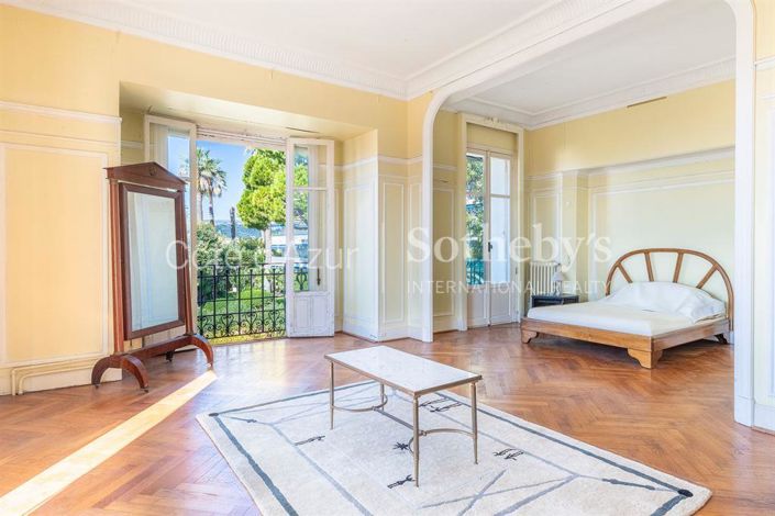 Image No.17-5 Bed Property for sale