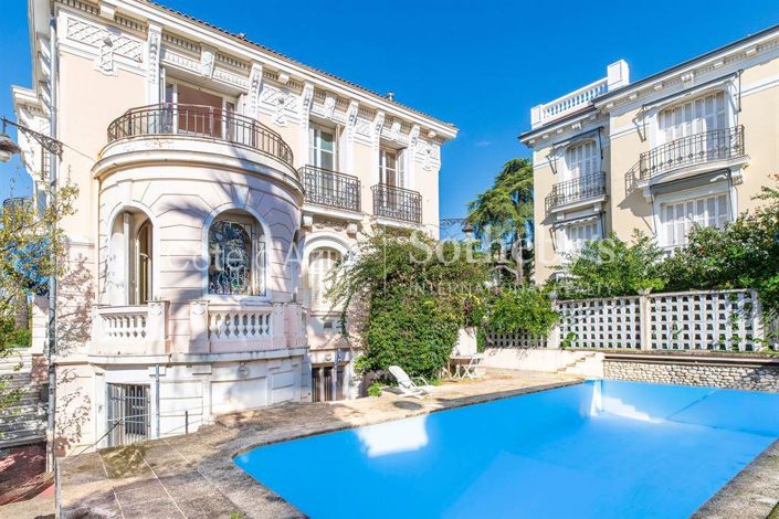 Image No.7-5 Bed Property for sale