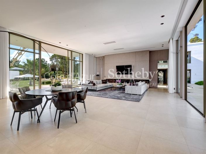 Image No.11-9 Bed House for sale