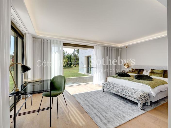 Image No.12-9 Bed House for sale