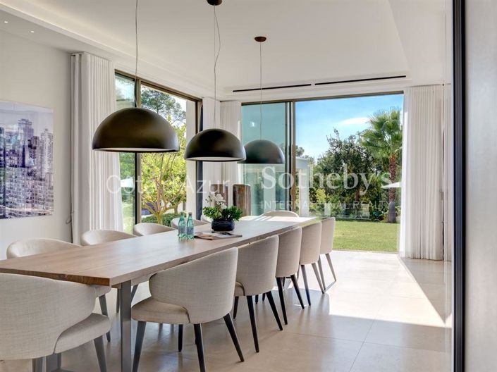 Image No.8-9 Bed House for sale