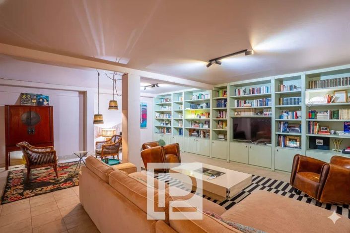 Image No.23-5 Bed House for sale