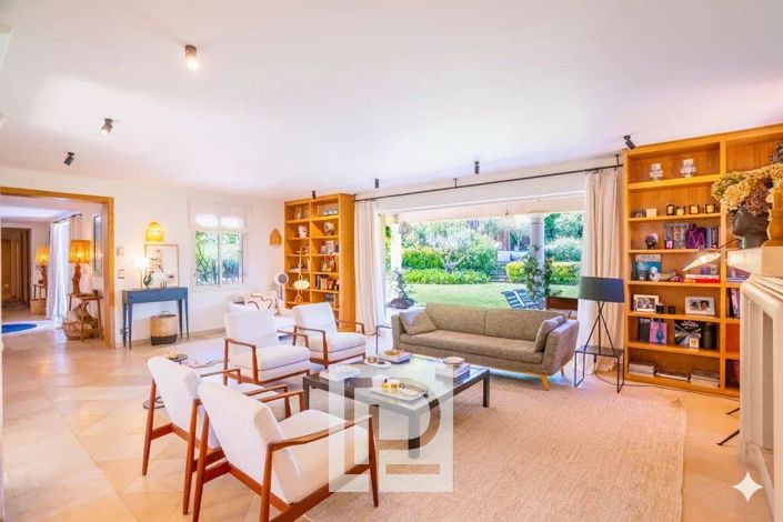 Image No.4-5 Bed House for sale