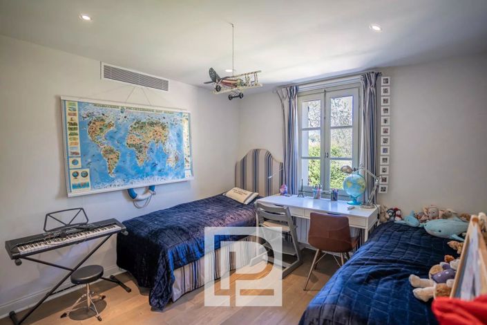 Image No.25-7 Bed House for sale