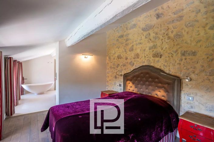 Image No.29-7 Bed House for sale