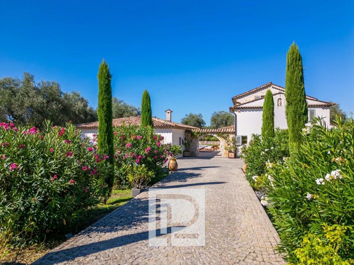 Image No.30-7 Bed House for sale