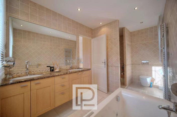 Image No.14-5 Bed House for sale