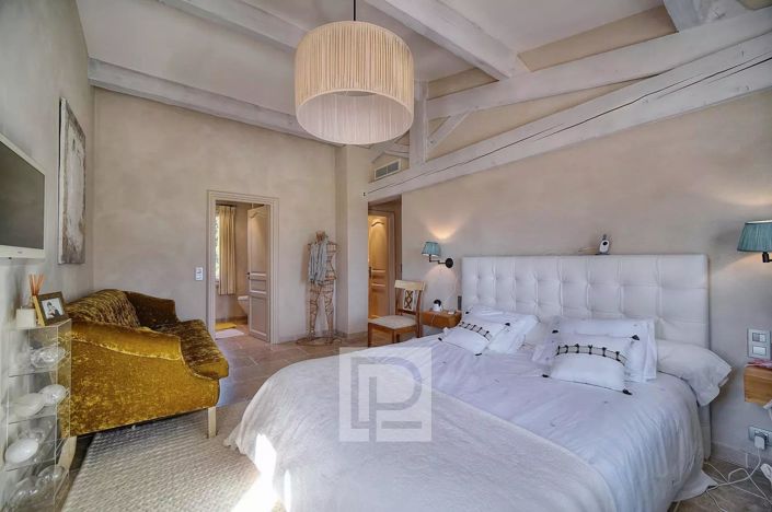 Image No.13-8 Bed House for sale