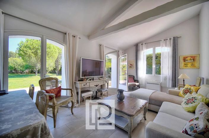 Image No.19-8 Bed House for sale