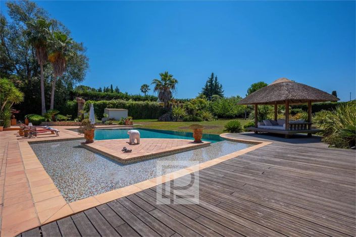 Image No.3-8 Bed House for sale