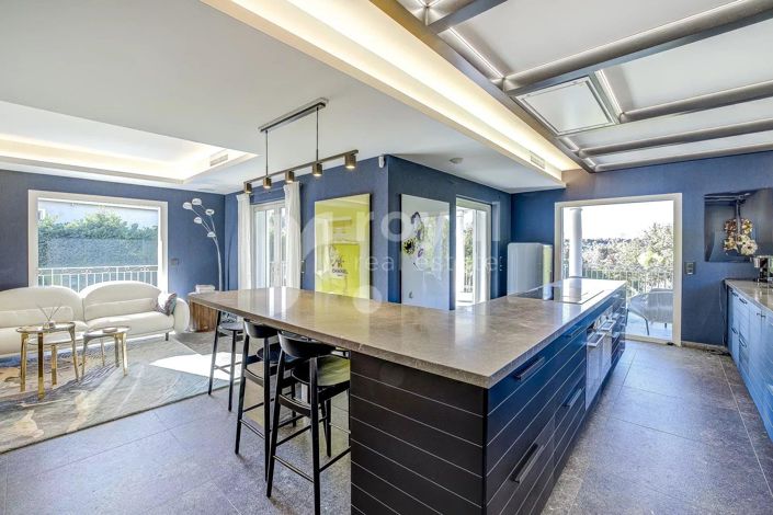 Image No.11-5 Bed House for sale