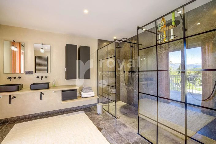 Image No.17-5 Bed House for sale