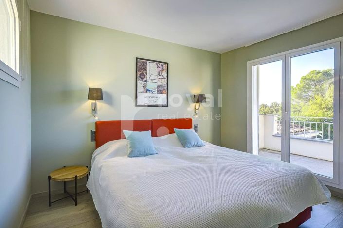 Image No.19-5 Bed House for sale