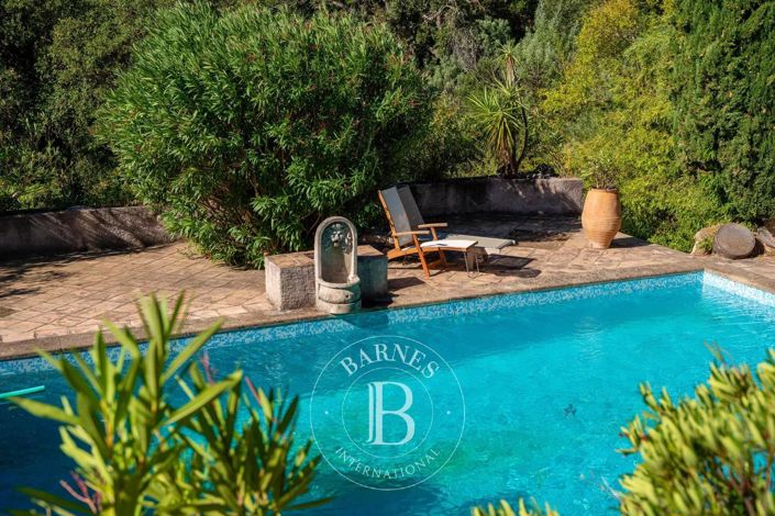 Image No.9-6 Bed House for sale