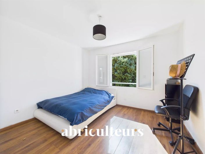 Image No.10-4 Bed House for sale