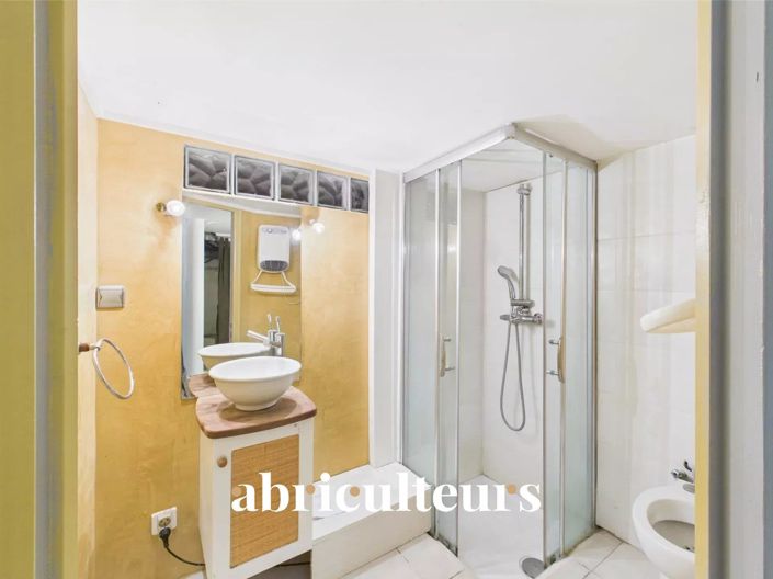 Image No.17-4 Bed House for sale