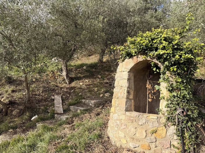 Image No.20-4 Bed House for sale