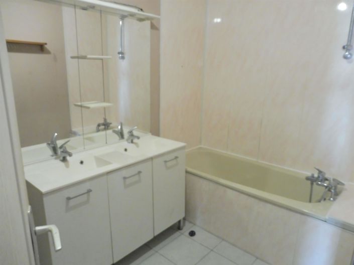 Image No.9-3 Bed House for sale