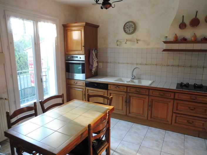 Image No.10-3 Bed House for sale