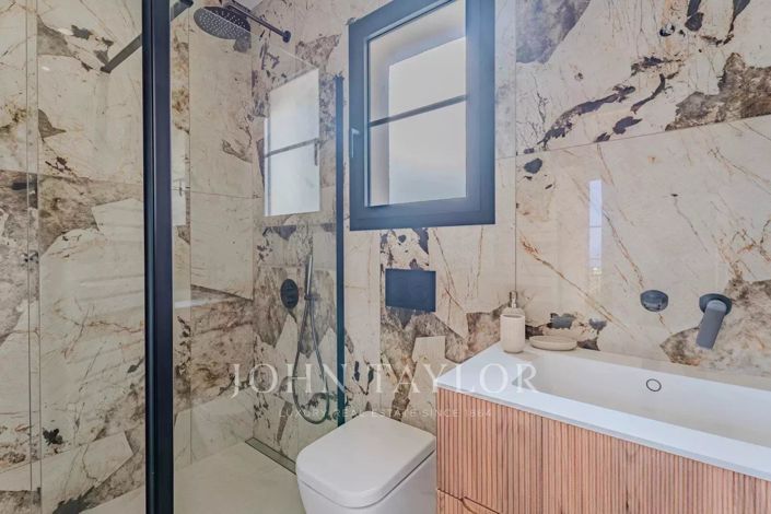 Image No.16-4 Bed House for sale