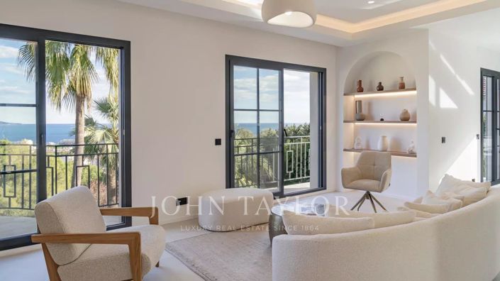 Image No.16-4 Bed House for sale