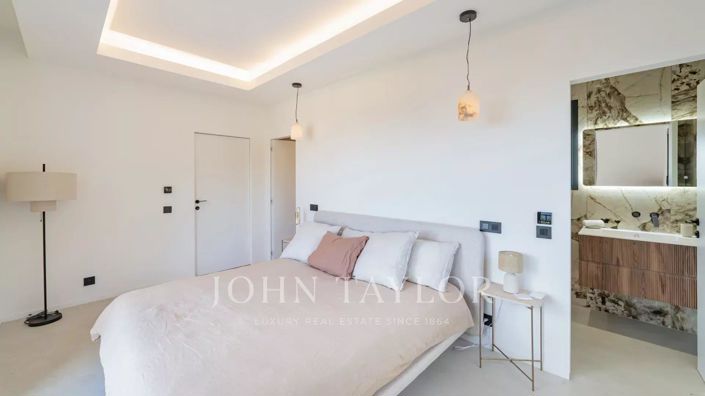 Image No.20-4 Bed House for sale