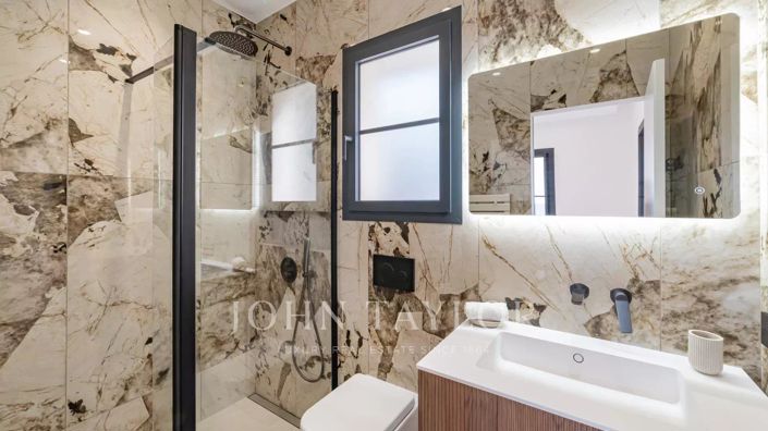 Image No.21-4 Bed House for sale