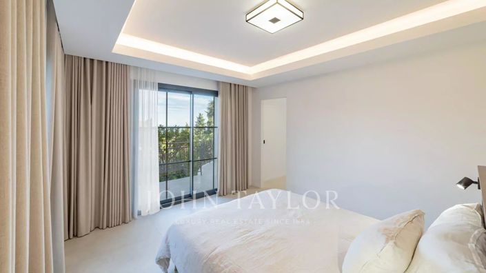 Image No.24-4 Bed House for sale