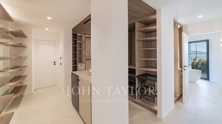 Image No.27-4 Bed House for sale