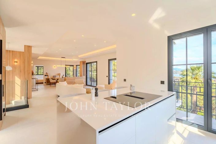 Image No.5-4 Bed House for sale